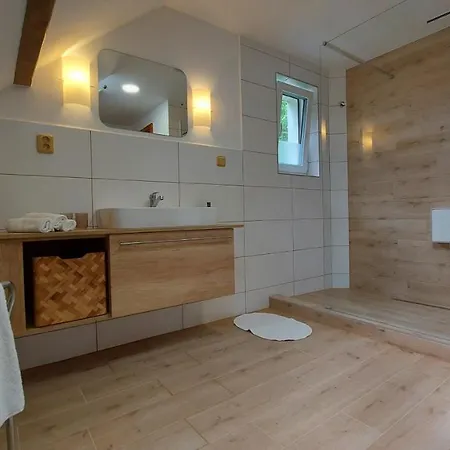 Apartment Pod Lesem *