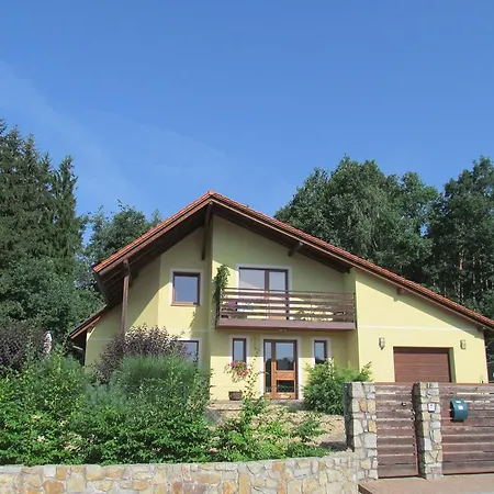 Pod Lesem Apartment *